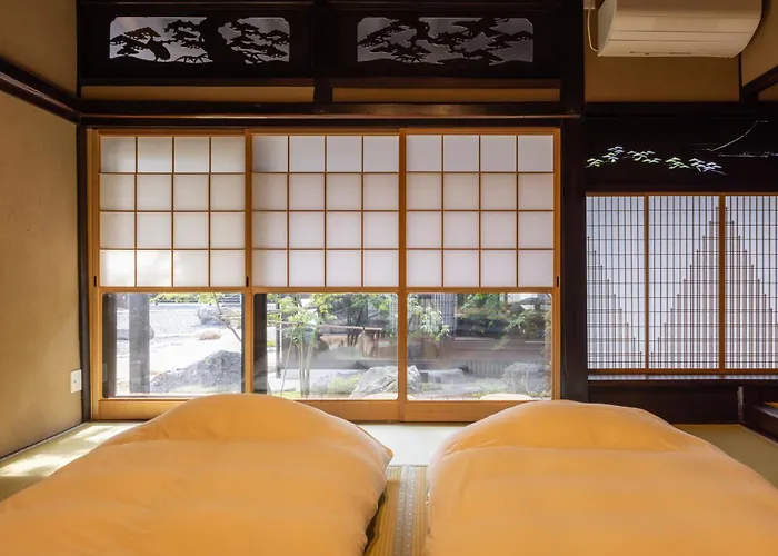 Castle Town Contemporary Ryokan 天籟 - Tenrai -